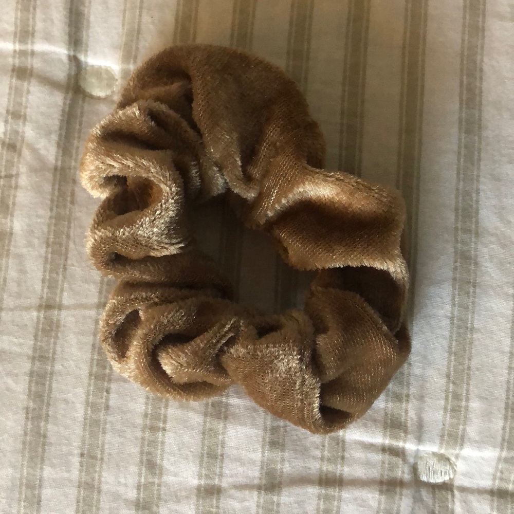 light brown, tan, scrunchie